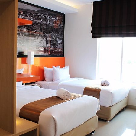 Bliss Soetta Hotel Семаранг Екстериор снимка