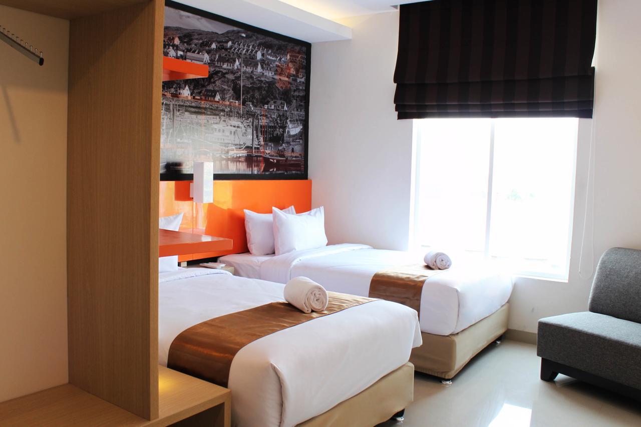 Bliss Soetta Hotel Семаранг Екстериор снимка