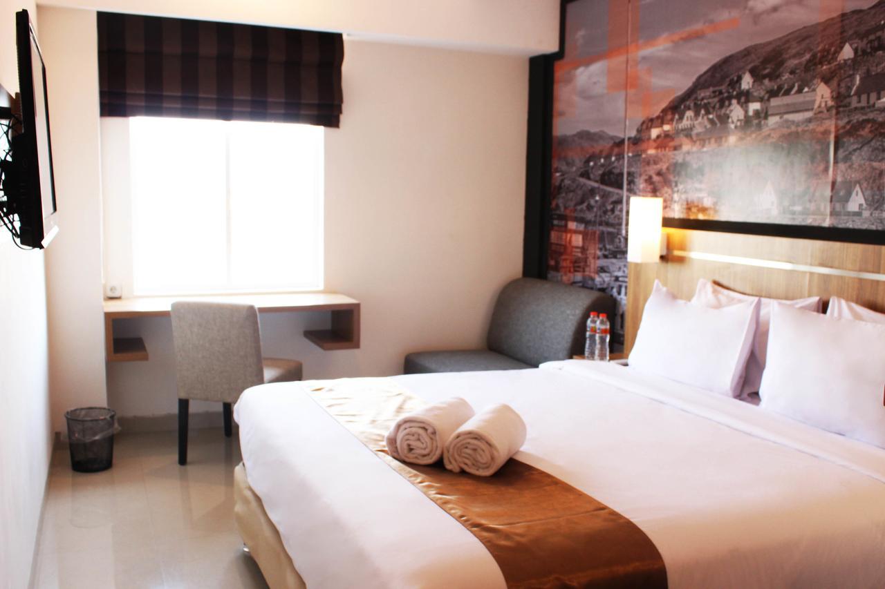 Bliss Soetta Hotel Семаранг Екстериор снимка