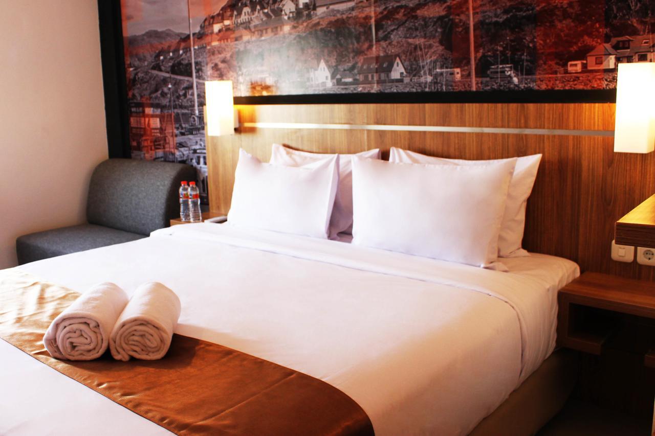 Bliss Soetta Hotel Семаранг Екстериор снимка