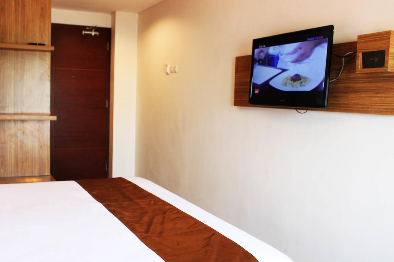Bliss Soetta Hotel Семаранг Екстериор снимка