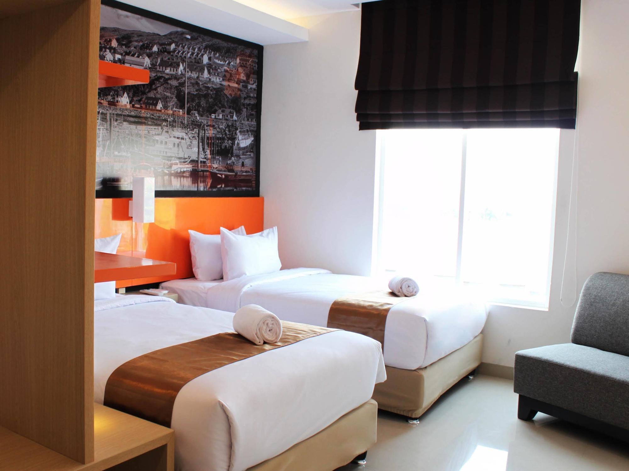 Bliss Soetta Hotel Семаранг Екстериор снимка