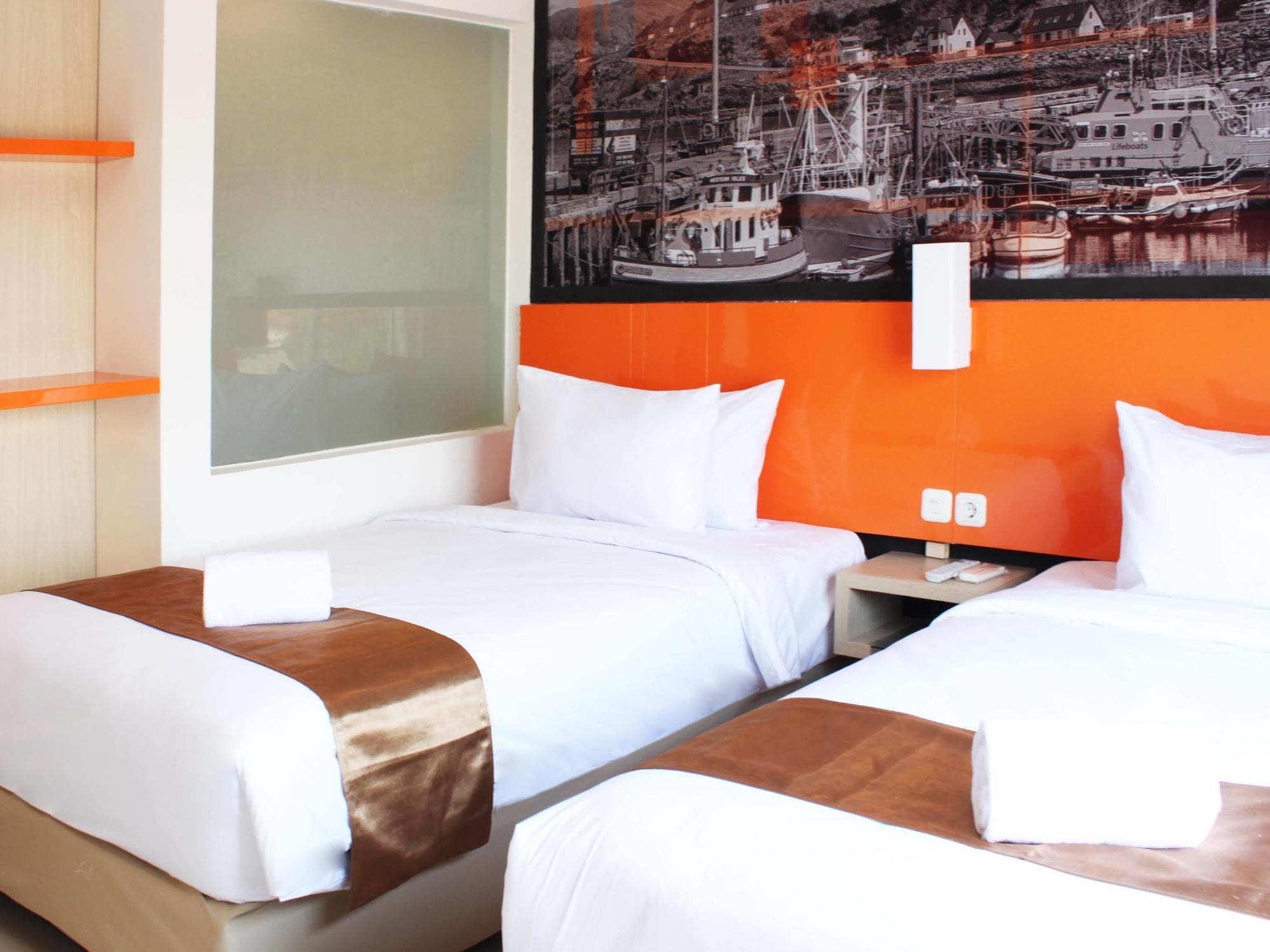 Bliss Soetta Hotel Семаранг Екстериор снимка