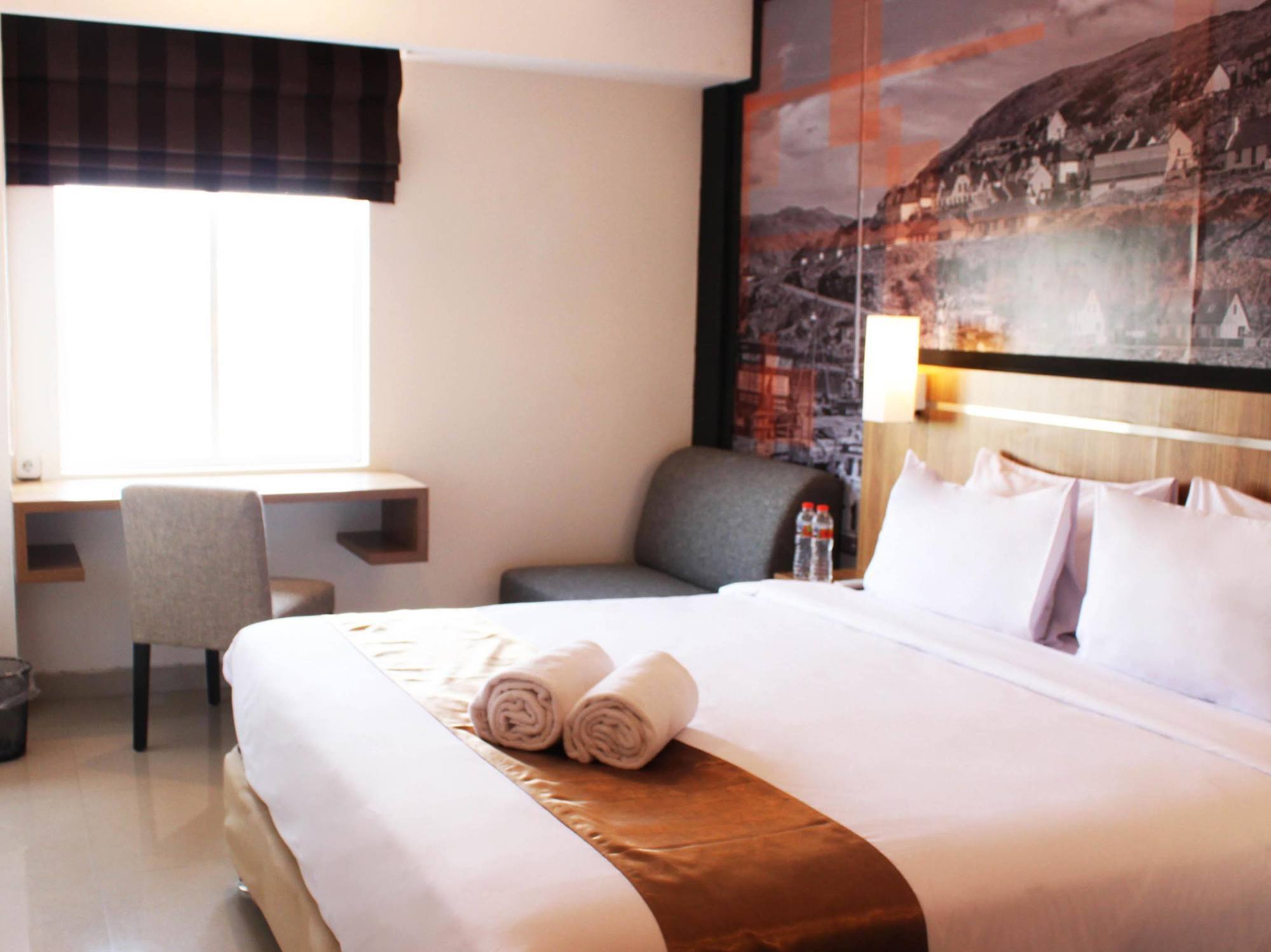 Bliss Soetta Hotel Семаранг Екстериор снимка